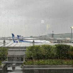 10月1日（水）、雨の羽田から、快晴の広島へ