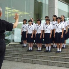 8月6日（木）10時～　「伝えよう笑顔と心」を合唱します！